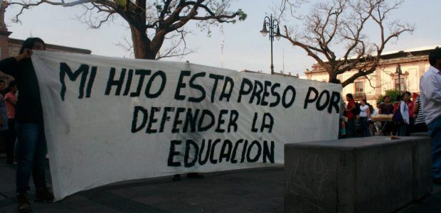 Morelia Michoacán, jueves 18 de octubre de 2012 A los pueblos del mundo A los estudiantes A la sociedad civil A la Otra campaña nacional...