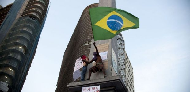  Brasil está viviendo el mayor ciclo de protestas desde 1992. El pueblo lleva saliendo a las calles de las mayores ciudades del país desde el...