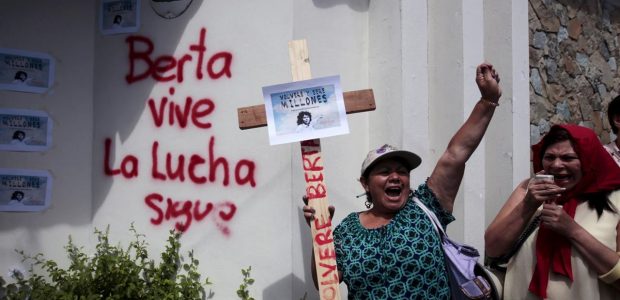 Fuente: Otros Mundos Chiapas Hace poco más de dos meses fue asesinada la defensora hondureña Berta Cáceres, coordinadora del Consejo Cívico de Organizaciones Populares e...