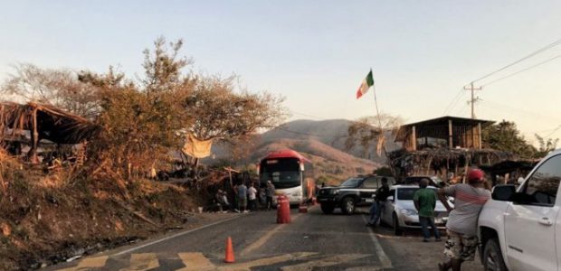 México. Pozol. 5 de febrero. En horas de la madrugada de hoy fueron secuestrados 5 integrantes de la policía comunitaria de San Pedro Naranjestil, Michoacán....